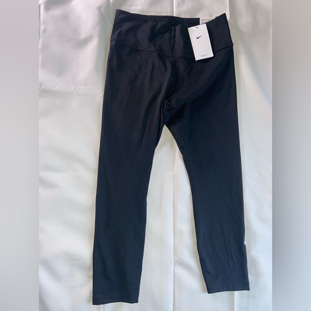 Nike 3/4 Leggings NWT